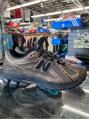 New Balance 1906R Bronze Size 8.5